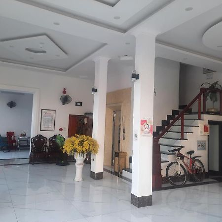 Mong Cai Nha Nghi Trung Hau酒店 外观 照片